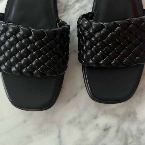 Michael Kors slide sandal - Picture 4 of 4